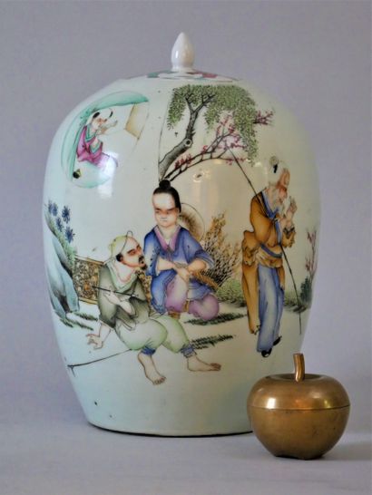 null EXPORT CHINA

GINGER POT with painted decoration

Porcelain. On the light celadon...