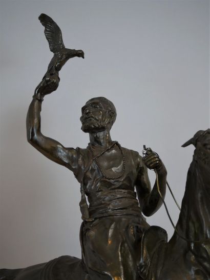 null Pierre-Jules MENE (1810-1879). Le fauconnier. Sculpture en bronze à patine

brune,...