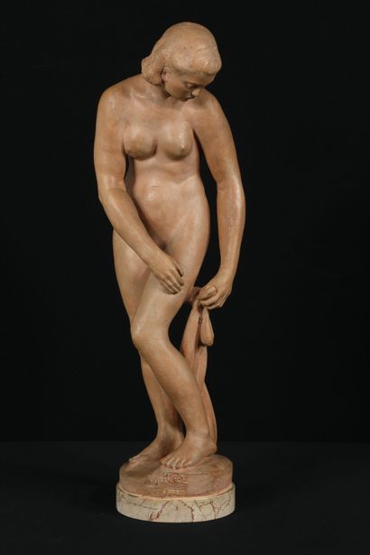 null ALBERT-MAURICE DEKORTE (BEL/

1889-1971)

Draped bather

terracotta

signed...