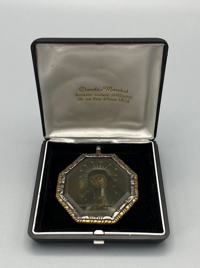 null Octagonal medallion representing the Virgin in prayer, painting on copper, under...