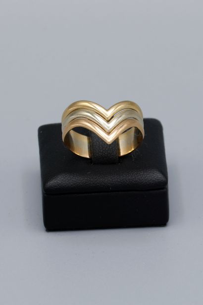 null Bague trois ors 18K, à décor de chevrons. Poids : 4 g. TDD : 57