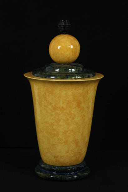 null François CHATAIN (XXth century) Large Art Deco style lamp in yellow and green...