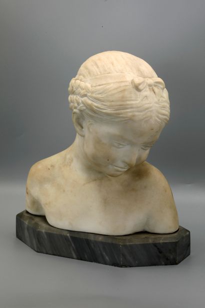 null After Jean-Baptiste PIGALLE (1714-1785) Carrara marble bust representing a little...