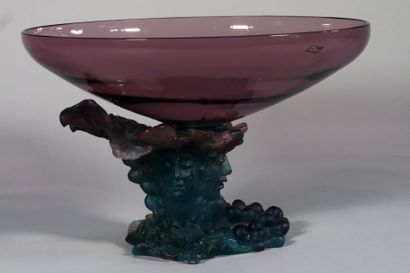 null COUPE circulaire sur piédouche, modèle « BACCHUS » 

Cristal violet translucide...