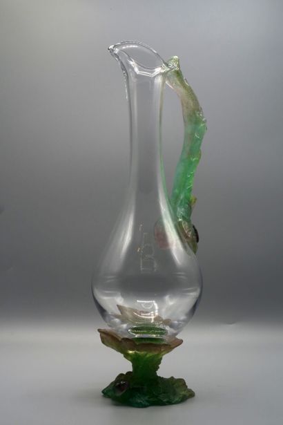 null 
DAUM AIGUIERE, "NATURE" model 





Transparent crystal and pedestal with green...