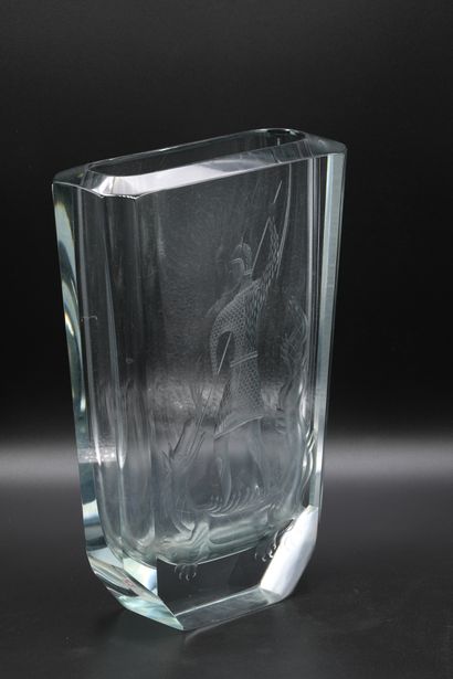 null SUEDE, ORREFORS, VASE « SAINT-GEORGES », XXe siècle,

Cristal à paraison transparente,...