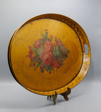 null Painted sheet metal tray with yellow background and flowers decoration,

France,...