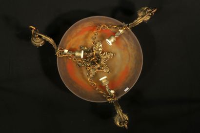 null G.V. CROISMARE Lustre en bronze et verre marmoréen de couleur orange composé...