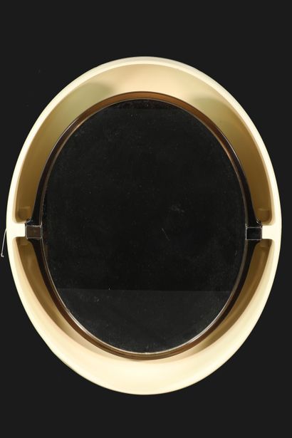 null Miroir design éclairant des années 1970 de marque Alibert. 68 x 55 cm