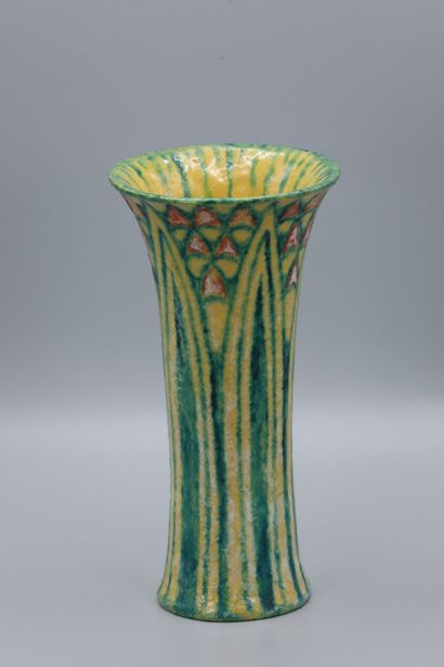 null Félix MASSOUL (1872-1942) Vase en céramique de forme cornet à décor de papyrus...