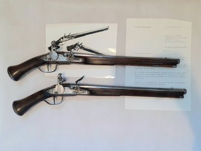 null Pair of English "Dog-lock" flintlock pistols with strong rifling and round barrels...