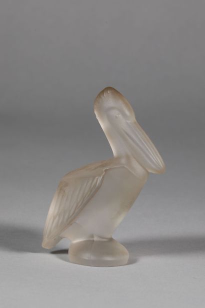 null SEVRES Pelican in frosted crystal. Signed "CRISTAL SEVRES FRANCE". Height: 10...