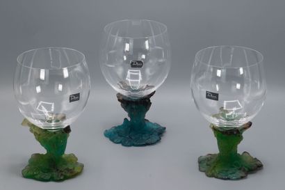 null Trois VERRES à VIN, modèle « BACCHUS » 

Cristal transparent pour le buvant...