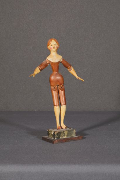 null Rare fashion mannequin in wood. Bust, forearms and feet painted.

Circa 1820....