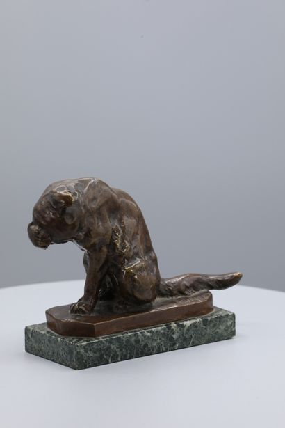 null G. GARDET. Kitten at his toilet. Sculpture in bronze with brown patina, signed...