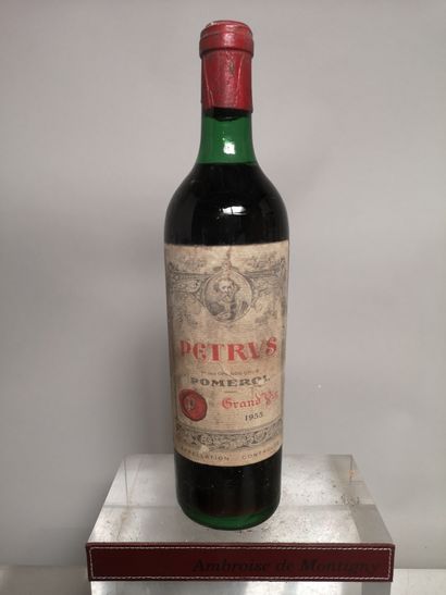 null 
1	bouteille	PETRUS - Pomerol	1955	

Étiquette légèrement tachée, niveau dans...