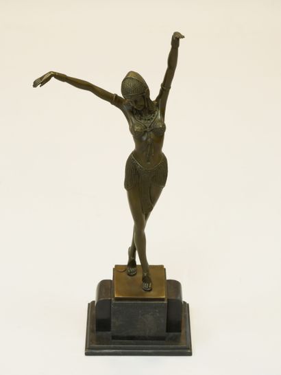 null 
Demetre CHIPARUS 1886 - 1947 (d'après)




Danseuse égyptienne




Bronze à...