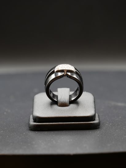null 
Ceramic and white gold ring set with small diamonds on three lines. TDD: 5...