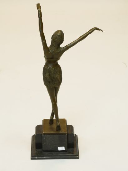 null 
Demetre CHIPARUS 1886 - 1947 (d'après)




Danseuse égyptienne




Bronze à...