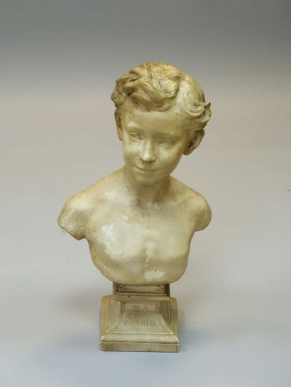 null 
Jean-Baptiste CARPEAUX (1827-1875) 

Buste en plâtre du Prince Impérial. Signé...