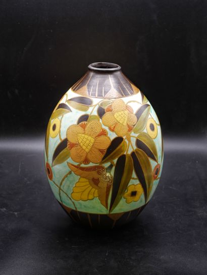null 
BOCH KERAMIS Grand vase Charles Catteau décor 1847 de 1934 forme 1046. Modèle...