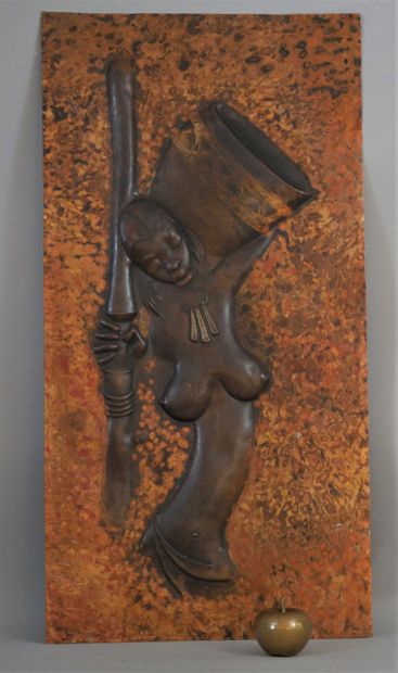 null CONTEMPORARY SCHOOL African woman. Copper plate embossed and patinated. 84 x...