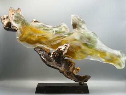 null Yves LOHE (Né en 1947) 

Importante sculpture représentant la tête du cheval...