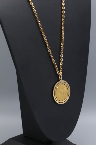 null 
10 $ liberty 1910, pièce en or montée en pendentif avec une chaine en or jaune.




Poids...