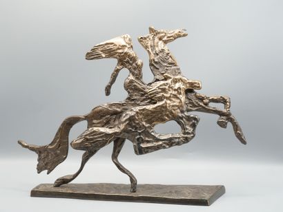 null Yves LOHE (Né en 1947) 

Sculpture en bronze à patine dorée nuancée représentant...