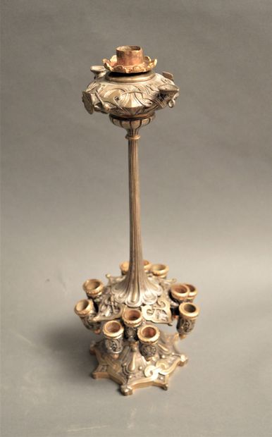 null 
Victor Paillard (1805-1886). Beau présentoir-allume-cigares de fumoir, en bronze...