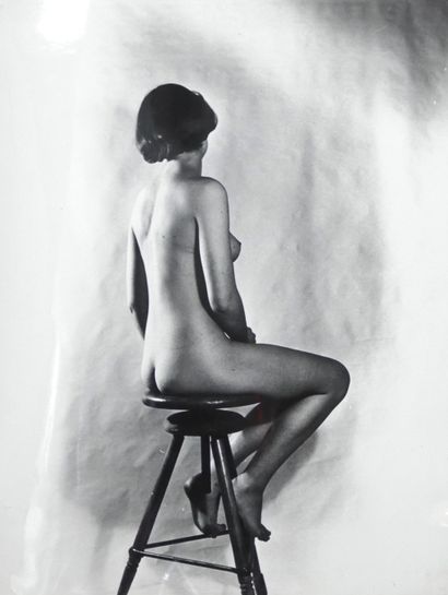 null Victor ELSCHANSKY (20th, born in 1913). Study of a nude. Circa 1950/70. Vintage...