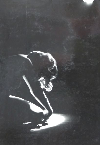 null Victor ELSCHANSKY (XXth, born in 1913). Shadow and light (nude study). Circa...