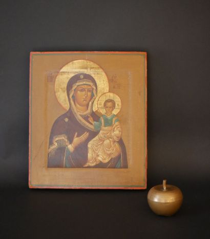 null ICON of the Virgin Mary or "Hodigitria". Tempera on wood. Russia, XXth century....