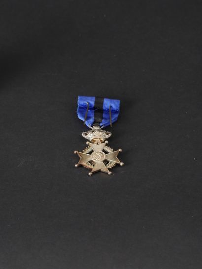 null Belgium. Order of Leopold II, knight's cross in silvered bronze and enamel with...