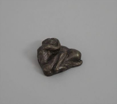 null FRENCH SCHOOL 20th century. Embracing couple. Proof in bronze with brown patina...