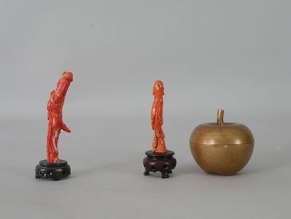 null CHINA, 20th century. Statuette in red coral representing Shou Lao. Height with...