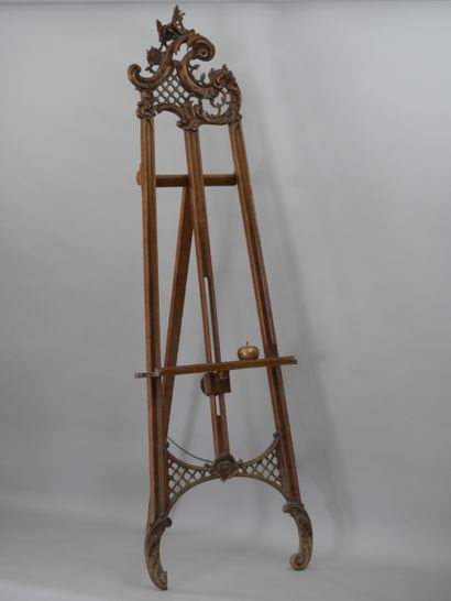null Important CHEVALET in carved wood with rocaille decoration, roses and crosses....