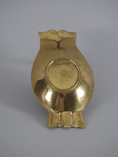 null VIDE-POCHE en métal doré à forme de hibou. 17x 9 cm