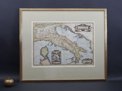 null ECOLE ITALIENNE du XVIIIe siècle. Carte d'Italie, gravure en couleurs, titrée...