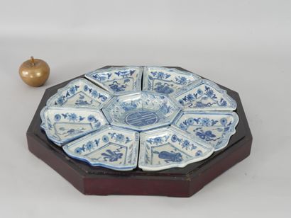 null CHINA, 20th century. Tray with nine compartments. In the center, the character...