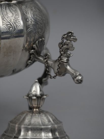 null 
TABLE FOUNTAIN in silver, Liege 1772. Large table fountain with three taps...