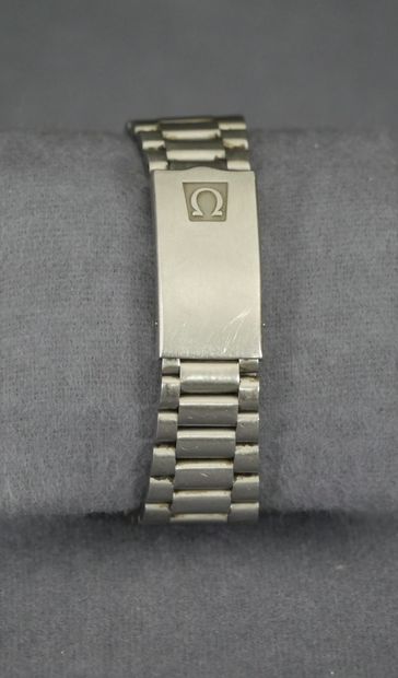 null OMEGA Speedmaster Mark II. Steel chronograph watch, tonneau case, graduated...