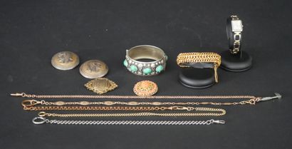 Lot of costume jewelry including a gold-plated...