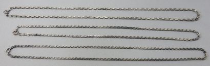 null Set of 3 Silver Chains.

Total weight: 37,5 g.