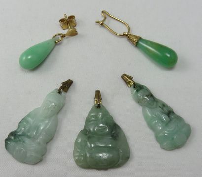 null Lot of 5 jade elements composed of 2 ear pendants, 585°/00 gold alloy, and 3...