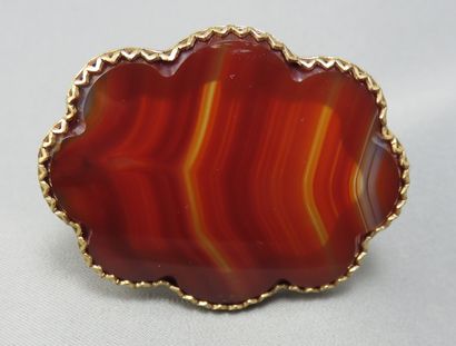 null Brooch in pompom, stylizing a cloud, set in the shape of a pretty ribboned agate...