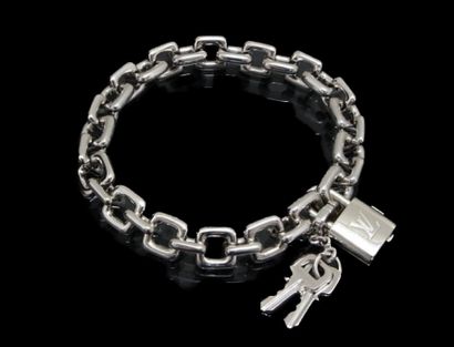 null Louis VUITTON. White gold square mesh bracelet with padlock and keys. N°CGA378....