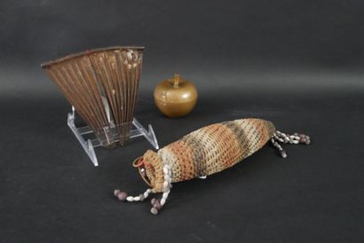 null Lot including :
-straight calabash penis case
decorated with pearls. Papua,...
