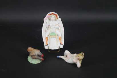 null Set of three erotic objects in German porcelain (Thuringia), circa 1900:
- "pissing...