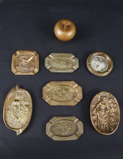 null Set of seven bronze and brass ashtrays with erotic subjects. 1930s and mode...
